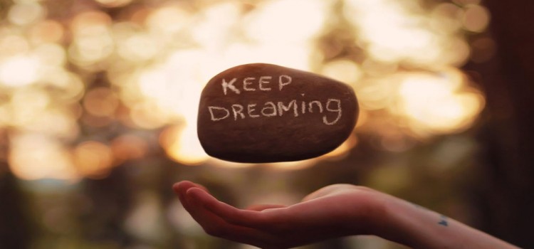 wallpaper_keep_dreaming_by_analaurasam-d682198